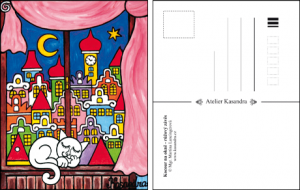 Pohlednice-Kocour na okně-růžový závěs.png